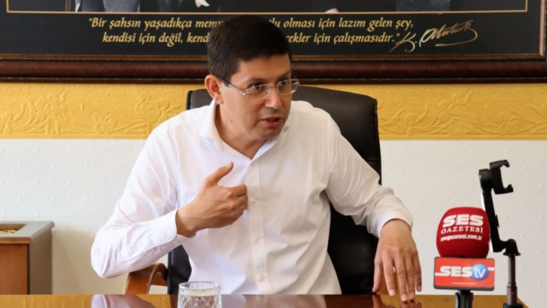 Özcan, ateş püskürdü