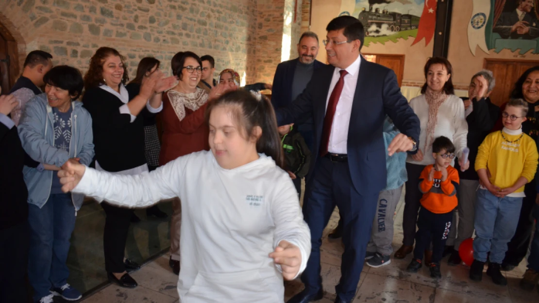 Özel çocuklar doyasıya eğlendi