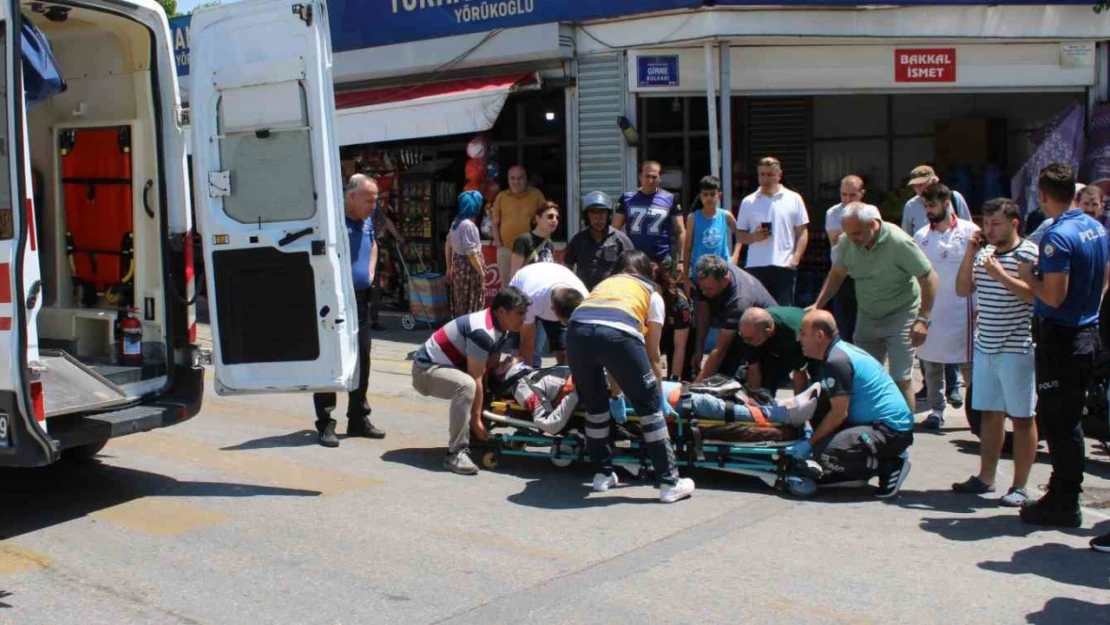 Refüje çarpıp savrulan motosiklet sürücüsü yaralandı