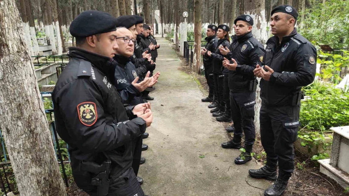 Şehit polis Fuat Kaplan mezarı başında anıldı