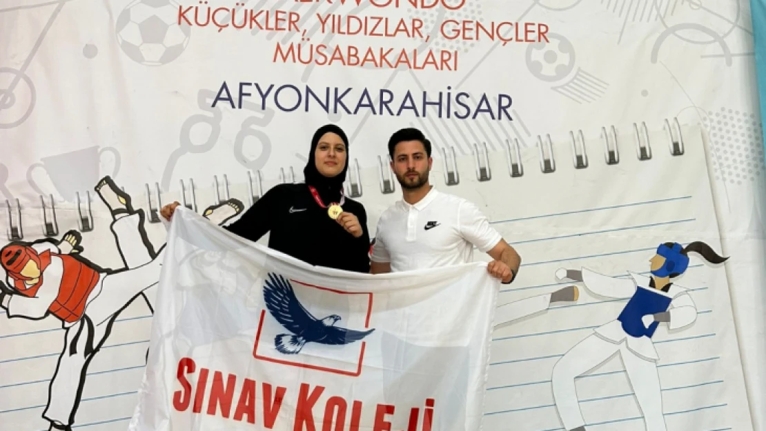 Sınavlı Elifnaz'dan altın başarı