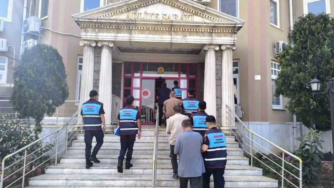 Sit alanında kazı yapan 4 kişi suçüstü yakalandı