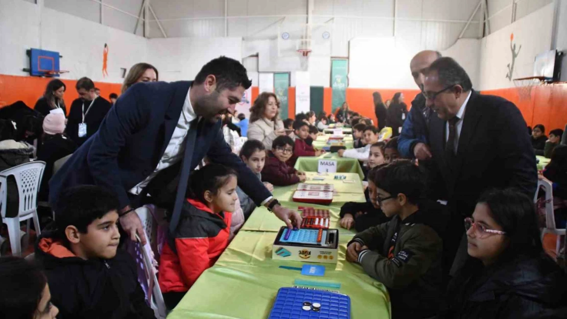 Söke'de çocuklar zeka ve stratejide yarıştı