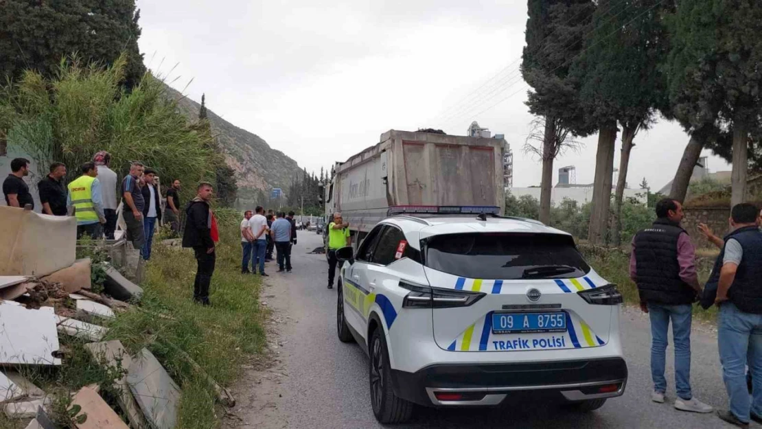 Söke'de feci kaza: Kamyonun çarptığı temizlik işleri personeli hayatını kaybetti