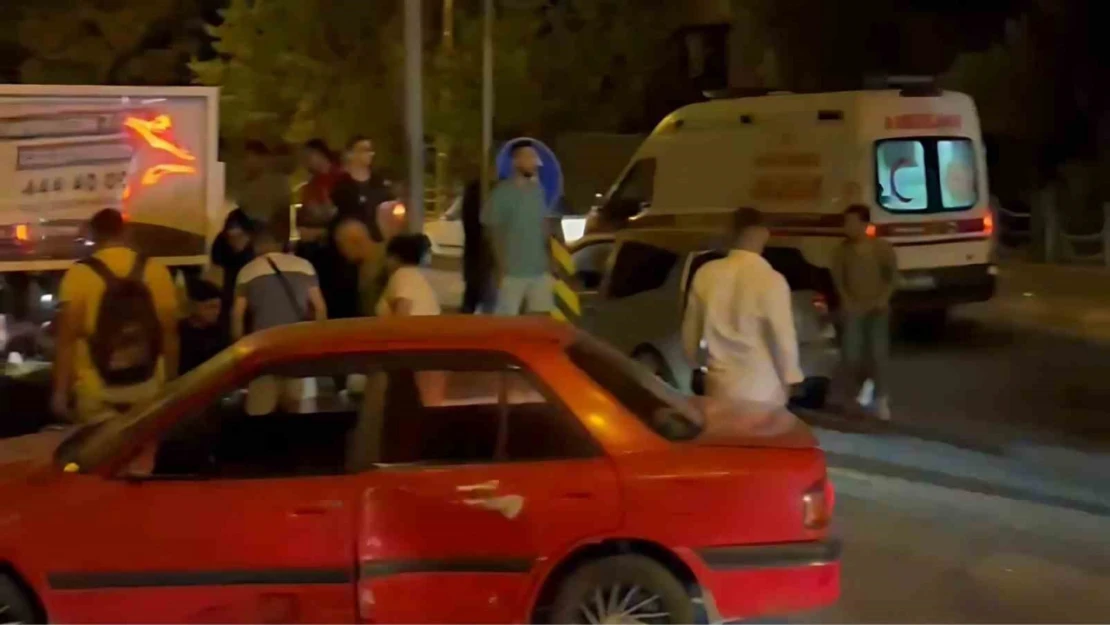 Söke'de otomobil ile motosiklet çarpıştı: 2 yaralı