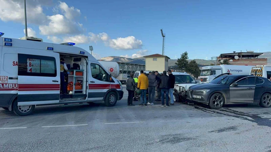 Söke'de trafik kazası: 3 yaralı