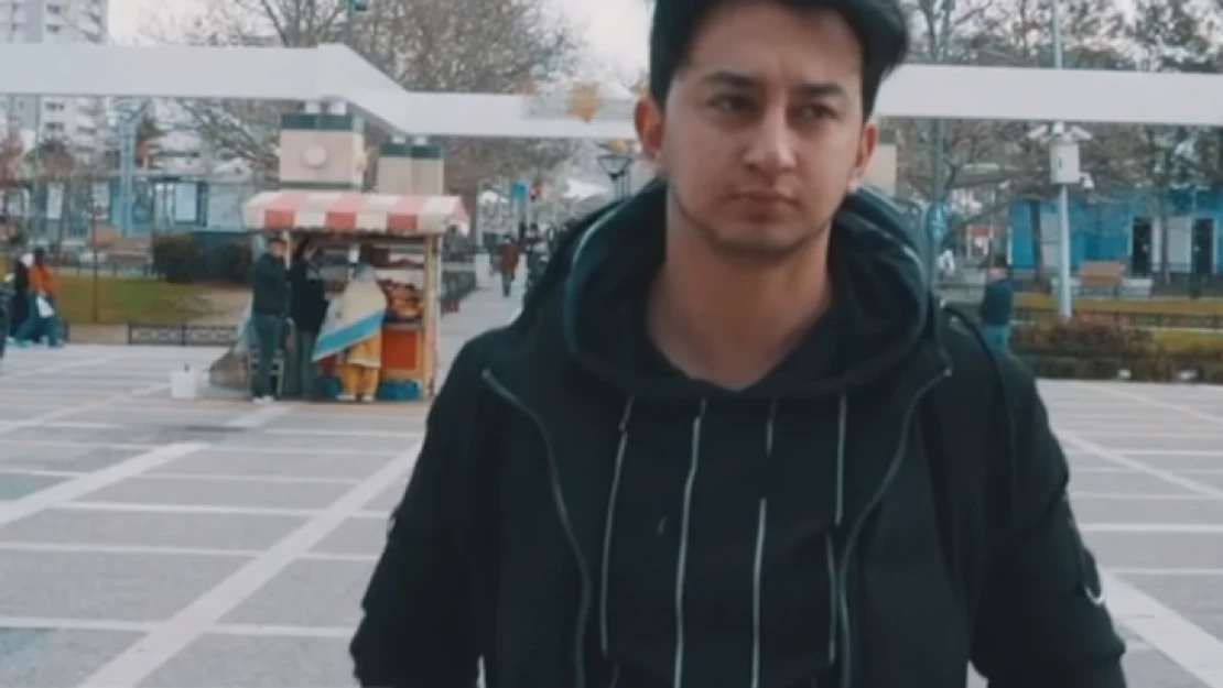 Sözen'in ilk teklisi 'Melek' çıktı