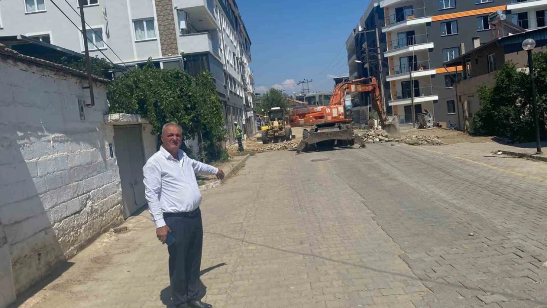Sultanhisar'da 5 bin metrekarelik parke taşı çalışması sürüyor