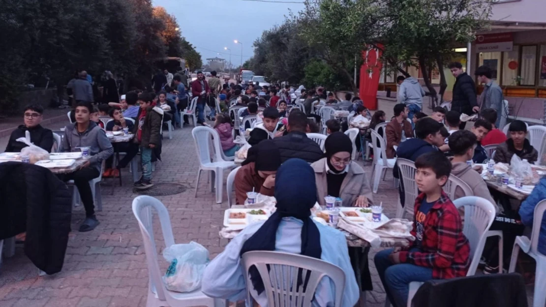 Sultanhisar'da çocuklara iftar düzenlendi