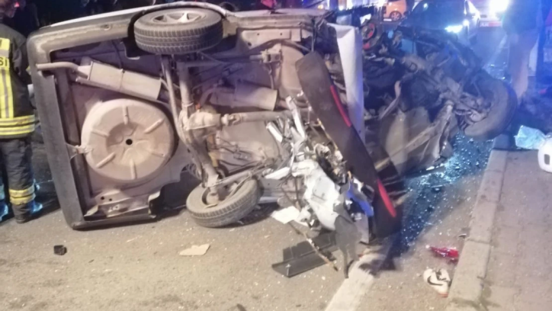 Sultanhisar'da trafik kazası: 2 ölü, 3 ağır yaralı