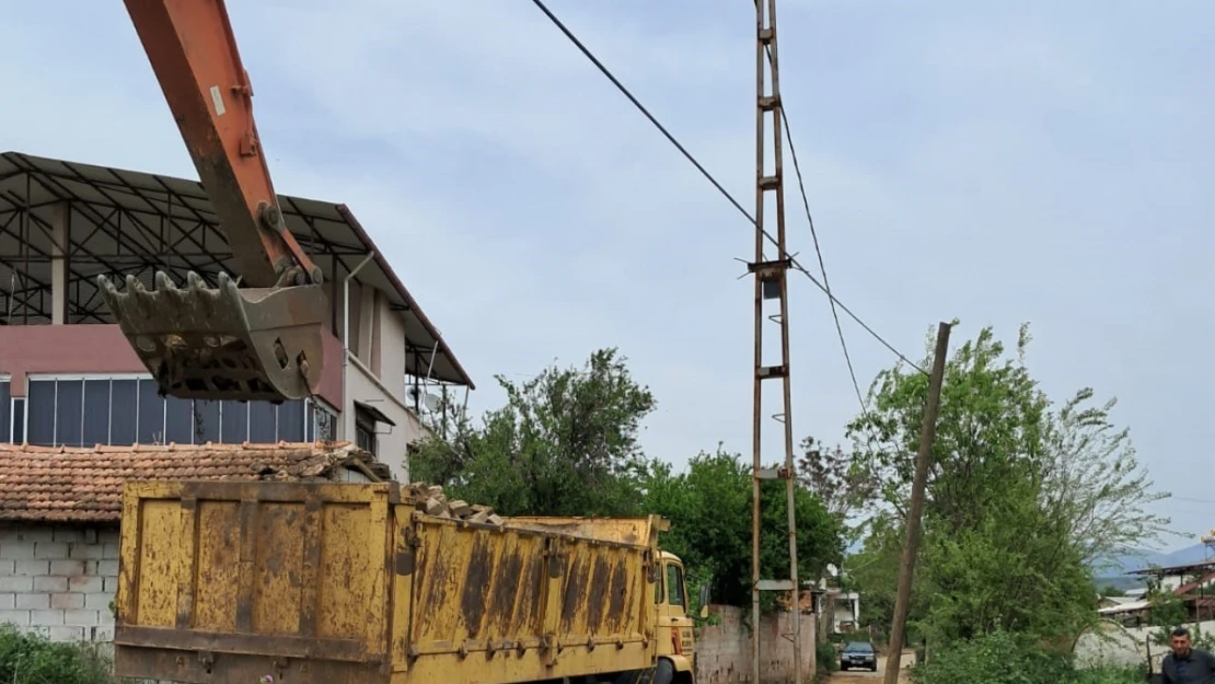 Sultanhisar'da yol yapım çalışmaları sürüyor