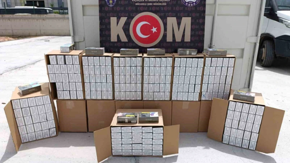 Şüphe üzerine durdurulan araçta binlerce makaron ele geçirildi