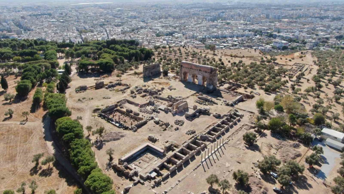 Tralleis'te 2. yüzyıla ait mermer parçaları tespit edildi