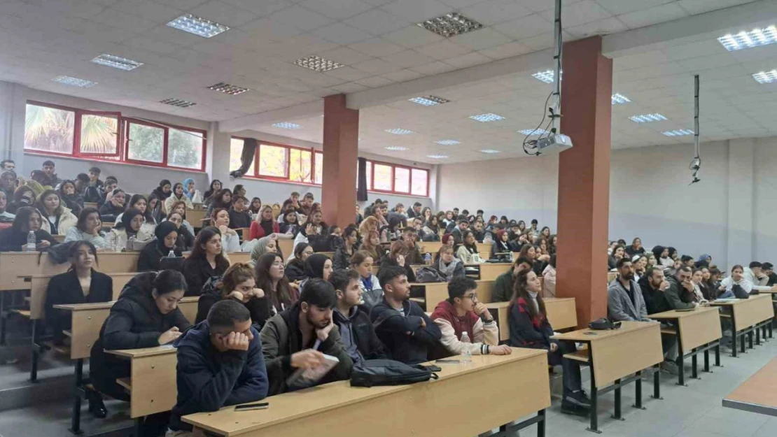 Üniversite öğrencilerine 'Eş Seçimi ve Evlilik' semineri