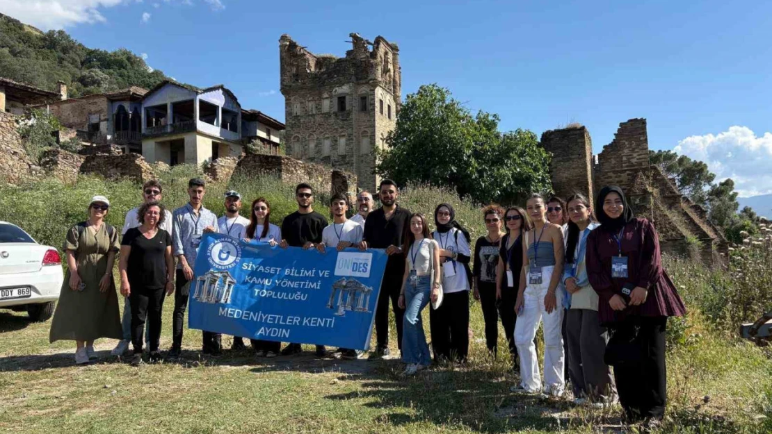 Üniversiteli gençler, tarihi Arpaz Kulesi'ne dikkat çekti