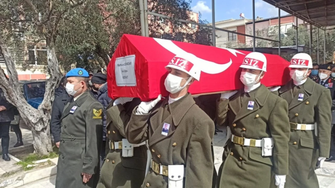 Üsteğmen Dündar gözyaşlarıyla Nazilli'de toprağa verildi