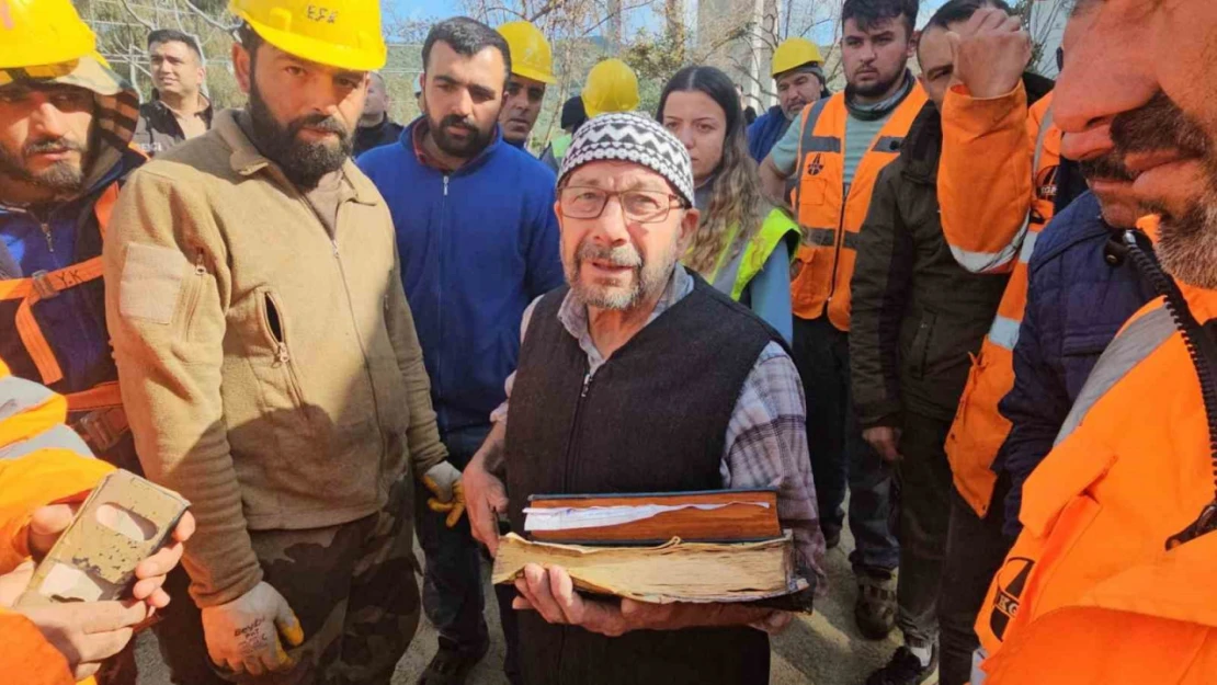 Yangında ev küle döndü, Kur'an-ı Kerim yanmadı