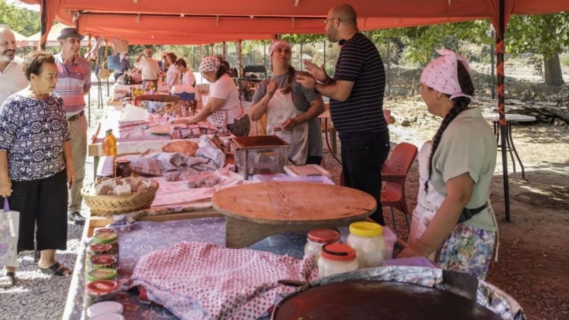 Yarışlar Kenti Magnesia'da Tarihi Köy Pazarı hizmete girdi