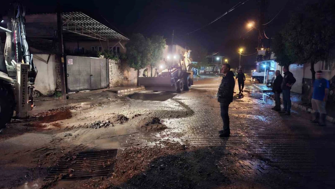 Yenipazar'da sağanak yağış sonrası ekipler sahaya indi