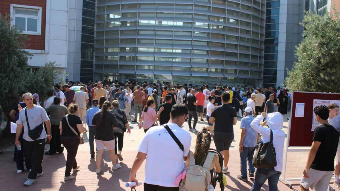 YKS maratonunda manzara değişmedi, geç kalanlar sınava alınmadı