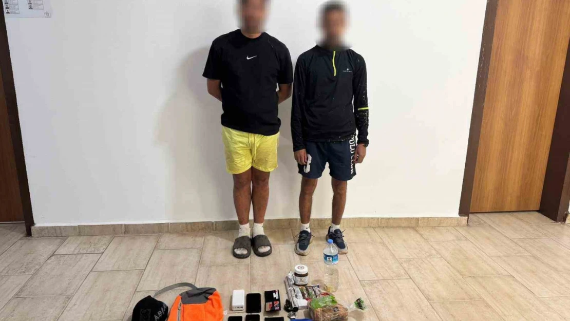 Yunanistan'a yüzerek geçme hazırlığında olan düzensiz göçmenler yakalandı