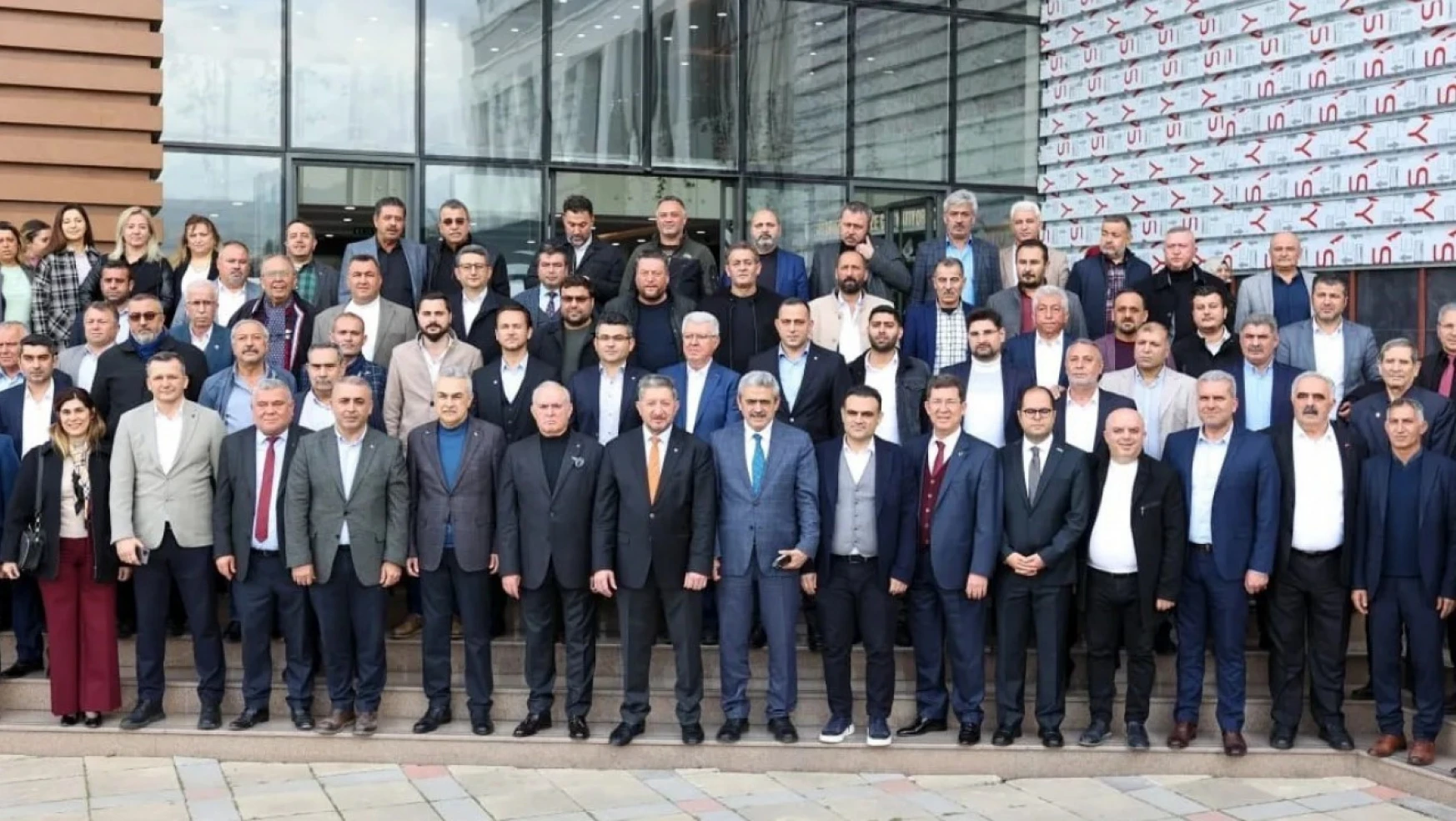 AK Parti Aydın Büyükşehir Belediye Başkan Adayı Savaş: '3 ayda hizmetlere başlayacağız'
