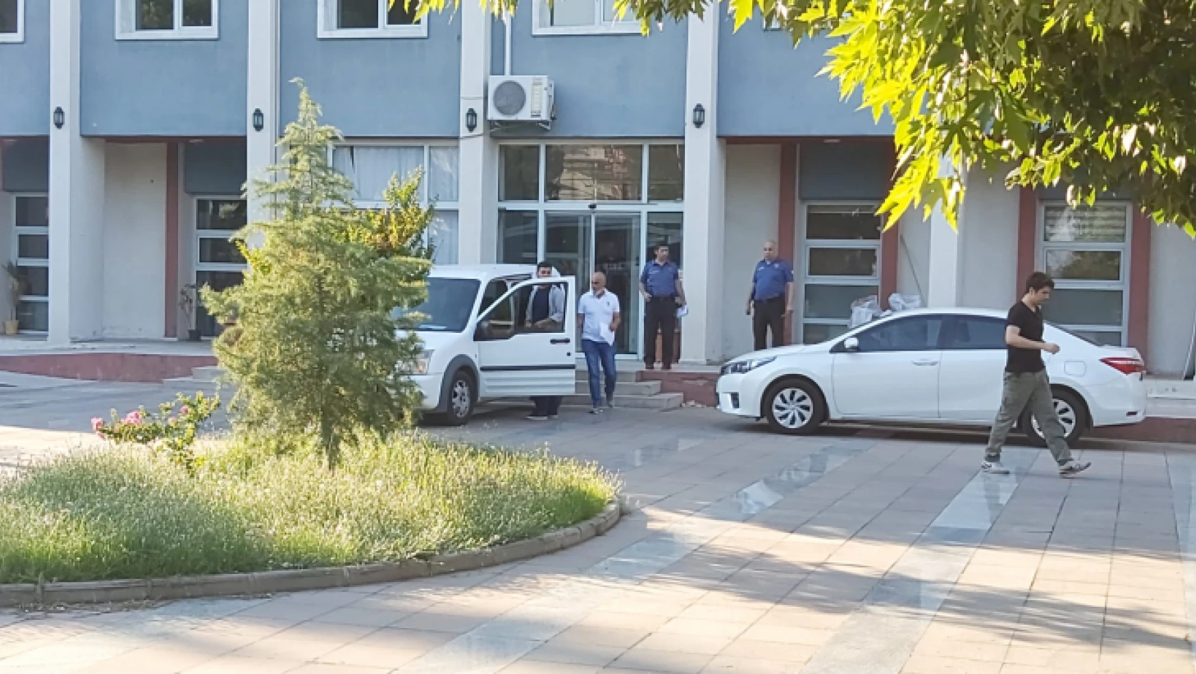 Atça'daki silahlı olayın şüphelileri hakim karşısına çıktı