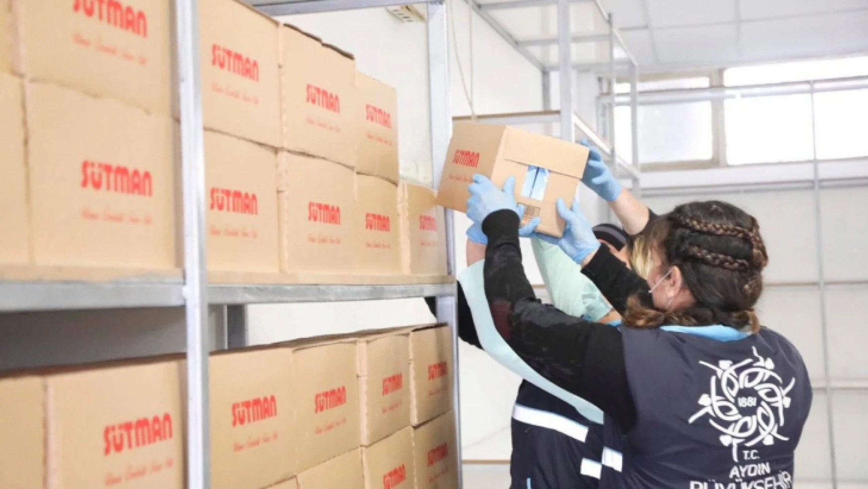 Aydın Büyükşehir Belediyesi, ücretsiz süt dağıtımına başladı