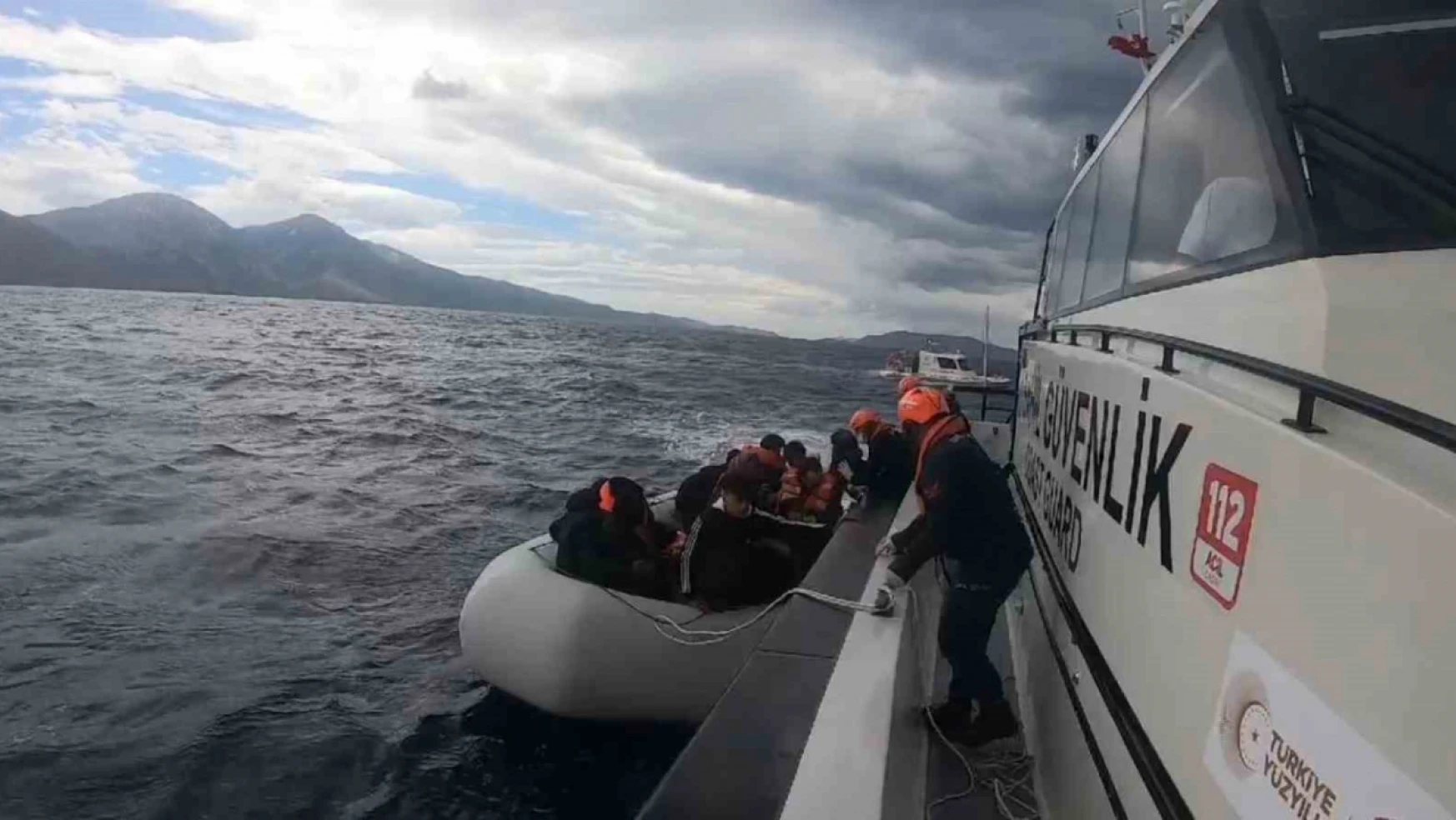 Aydın'da 15 düzensiz göçmen kurtarıldı
