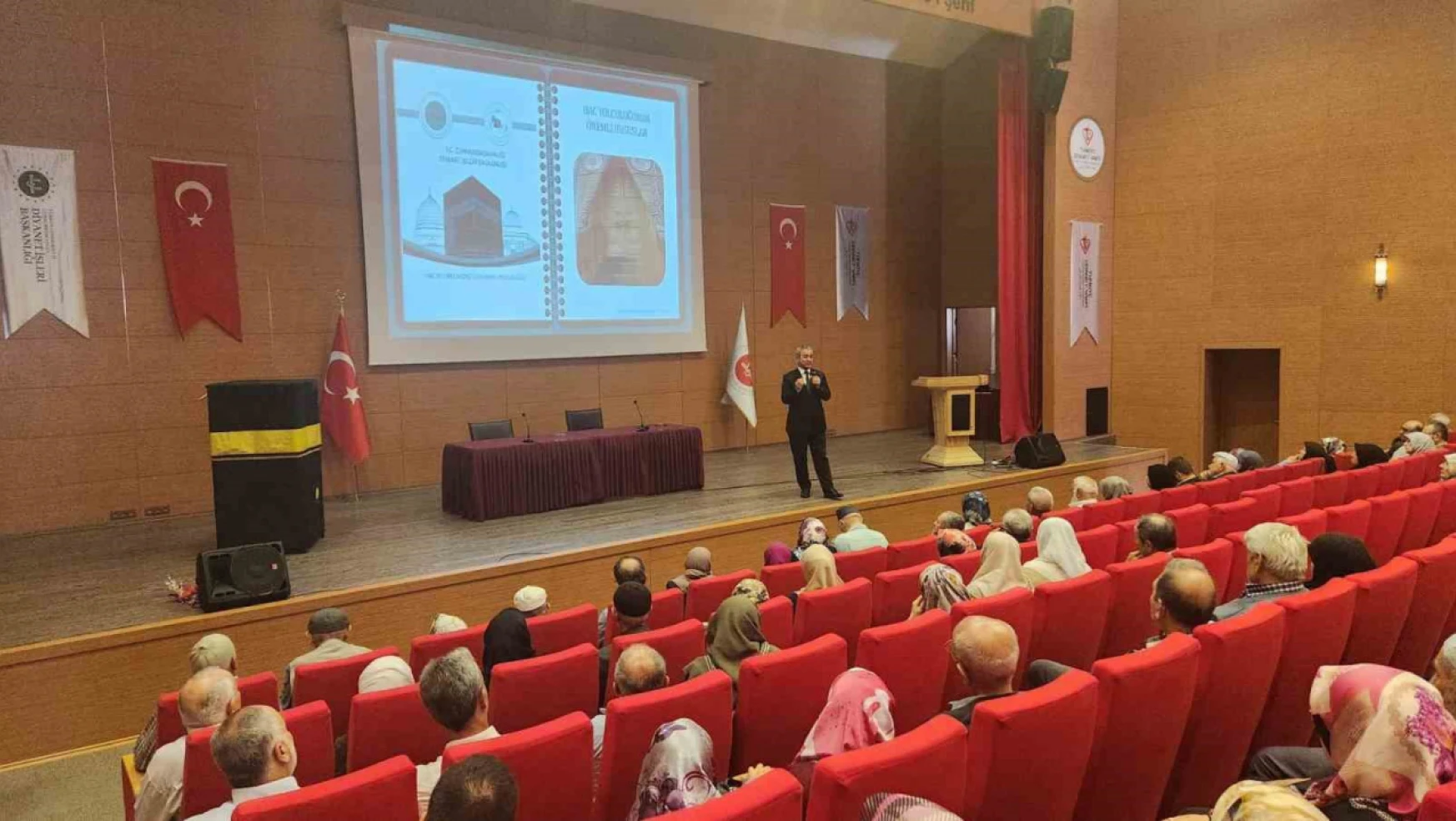 Aydın'da 2024 yılı hac eğitim semineri yapıldı