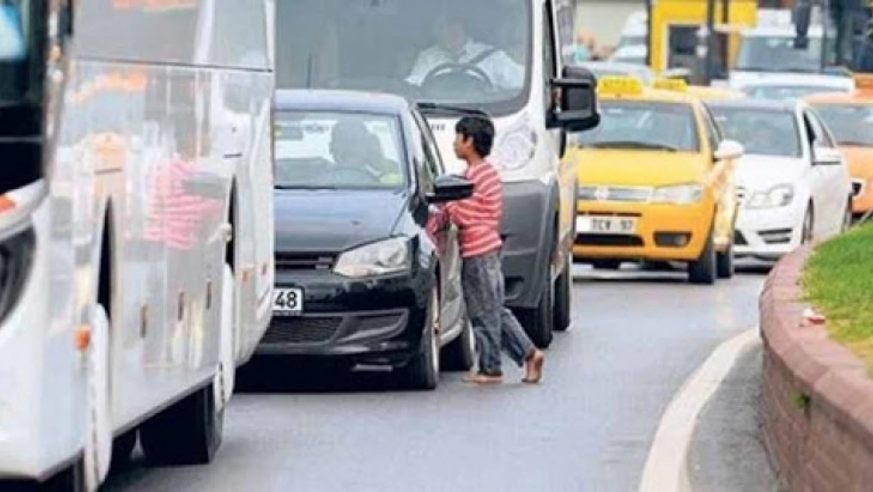 Aydın'da çocukların sokakta çalışması yasaklandı