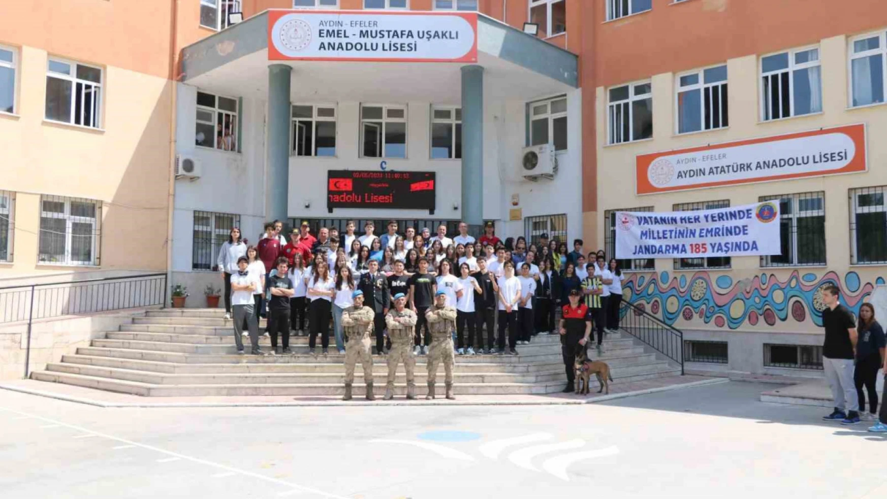 Aydın'da jandarmanın çalışmaları lise öğrencilerine tanıtıldı