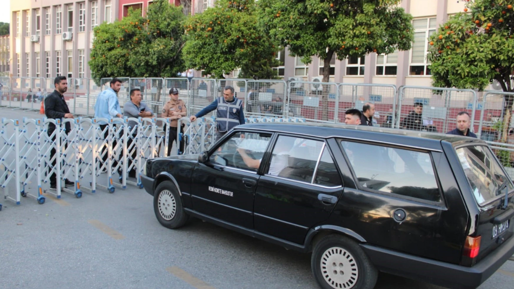 Aydın'da oylar seçim kuruluna gelmeye başladı