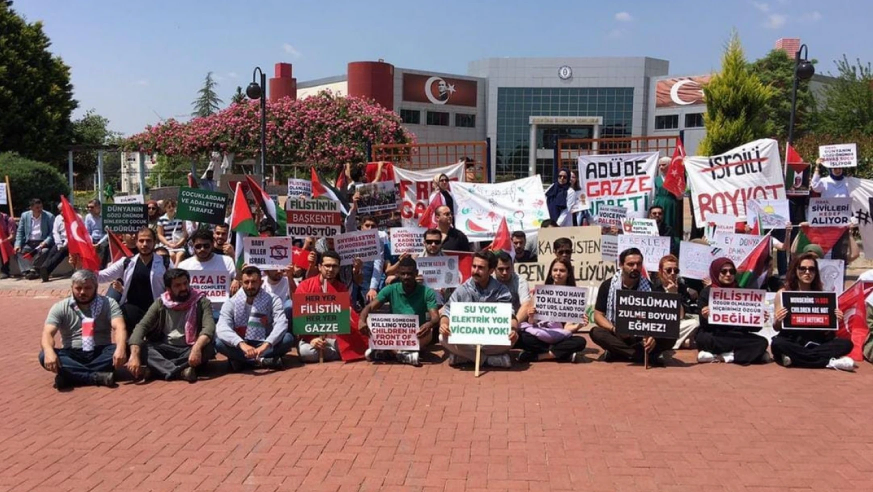 Aydın'da üniversite öğrencilerinden Filistin eylemi