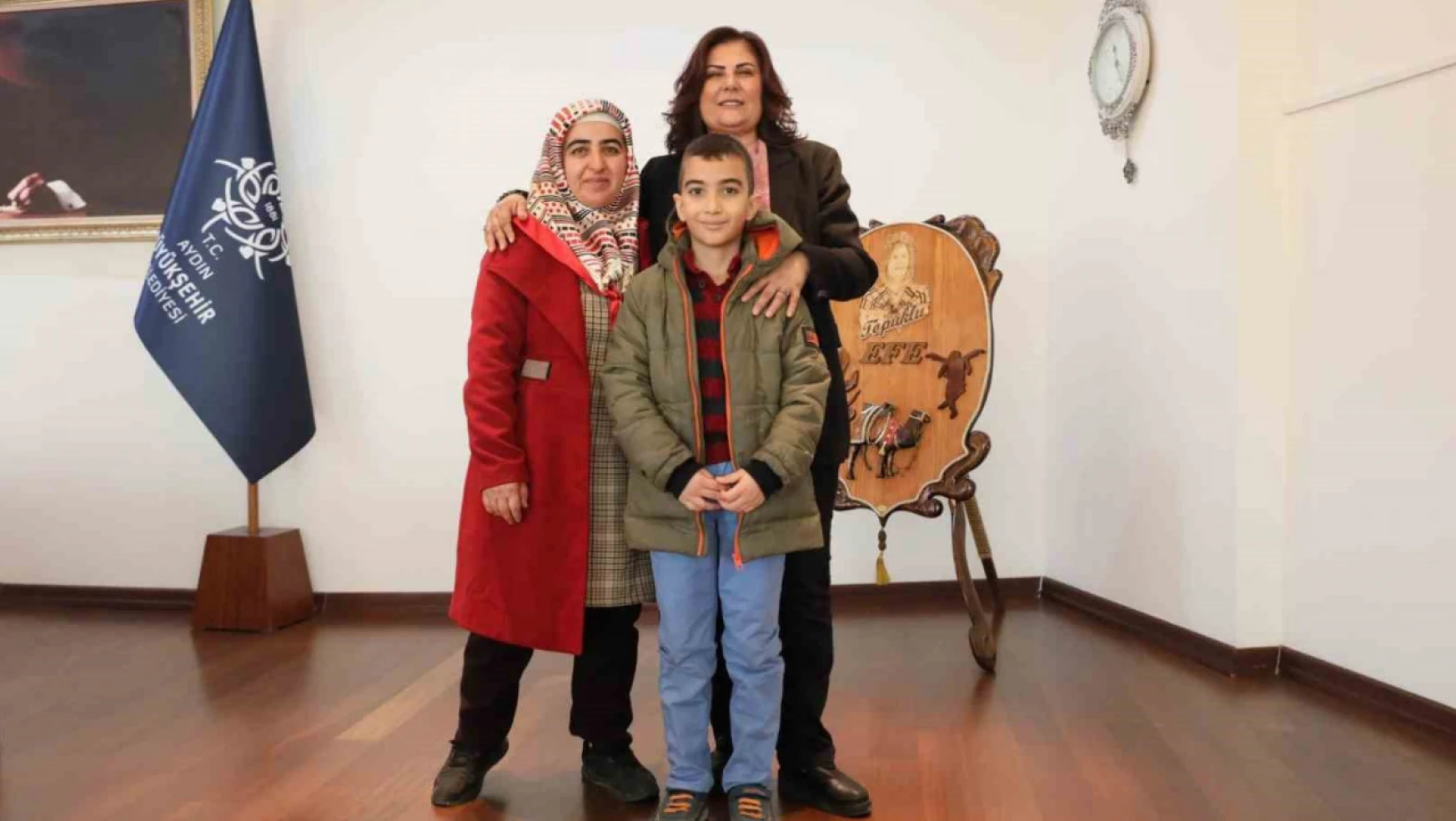 Başkan Çerçioğlu ilkokul öğrencisi Öz'ü ağırladı