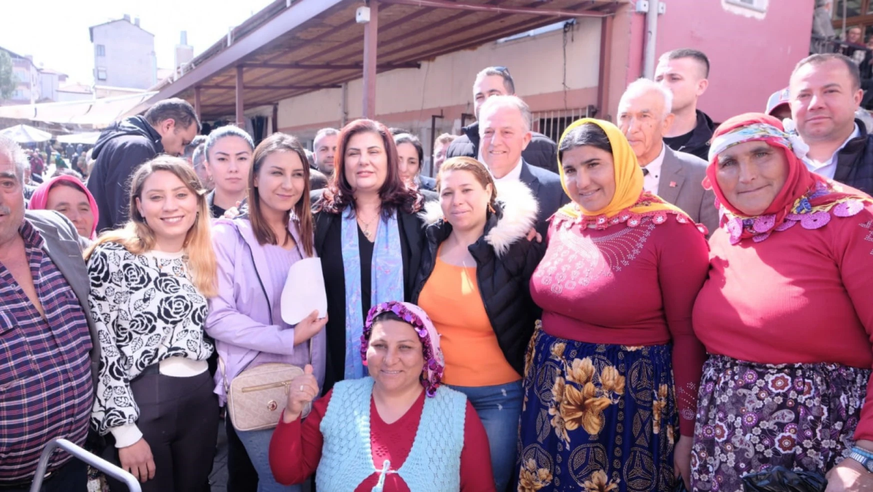 Başkan Çerçioğlu Karacasu'da vatandaşlarla buluştu