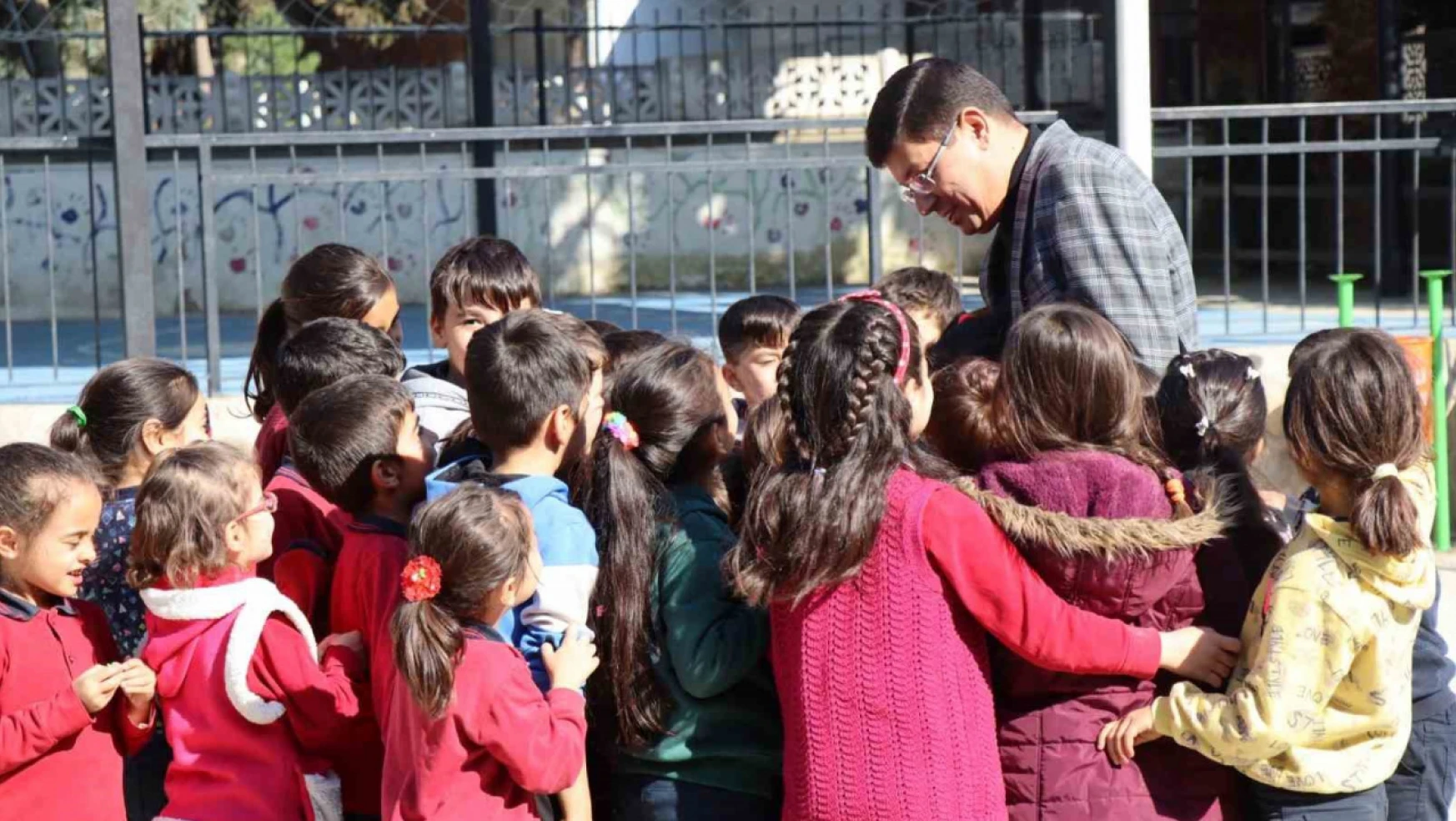 Başkan Özcan'dan öğrencilere sömestr hediyesi