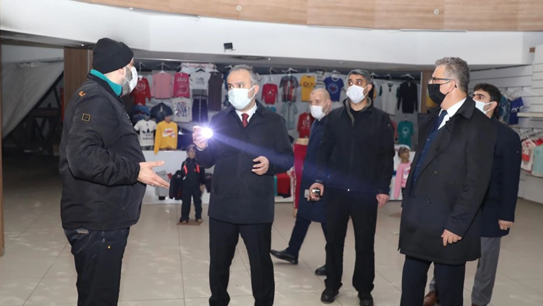 Bursa'da yangın mağduru esnafın yaraları sarıldı
