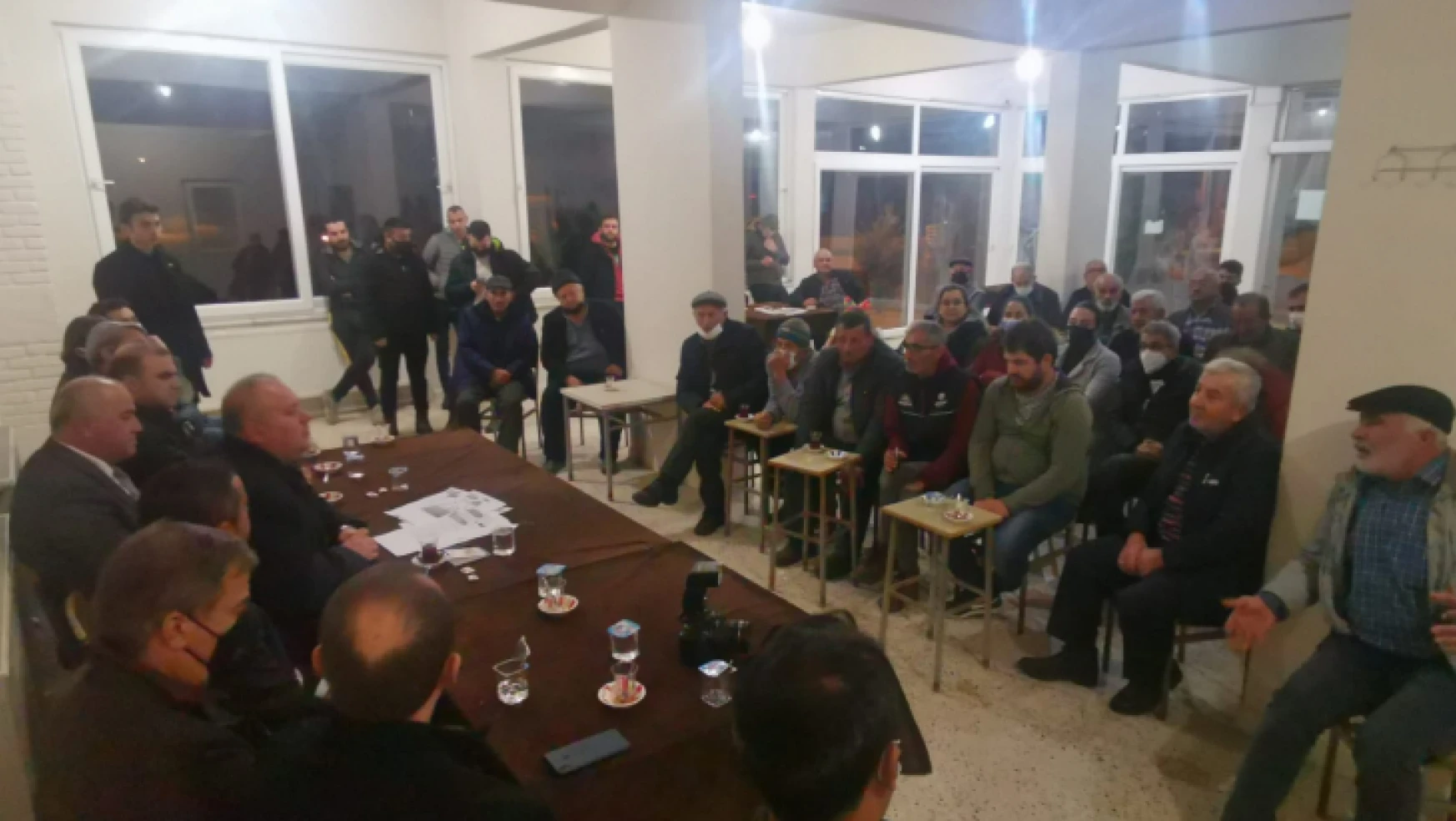 CHP heyeti kırsal mahallelerde vatandaşlarla buluştu