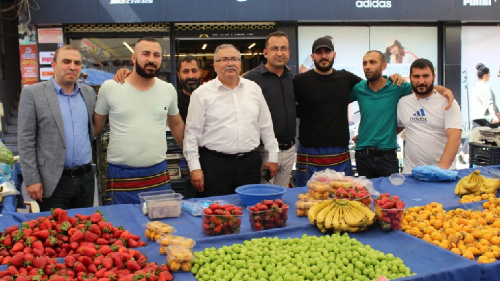 CHP'li Bülbül, Nazilli'de pazar esnafını ziyaret etti