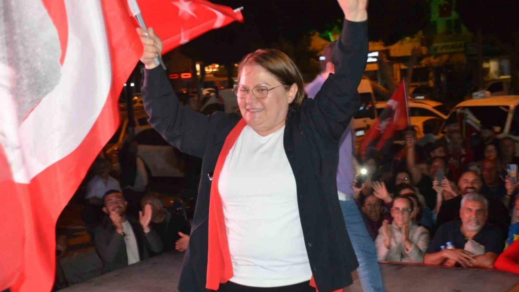 CHP'li Gençay, Didim'in ilk kadın belediye başkanı oldu