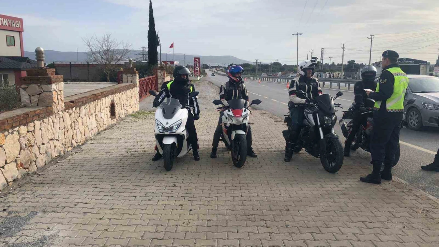 Didim'de motosiklet sürücüleri bilgilendirildi