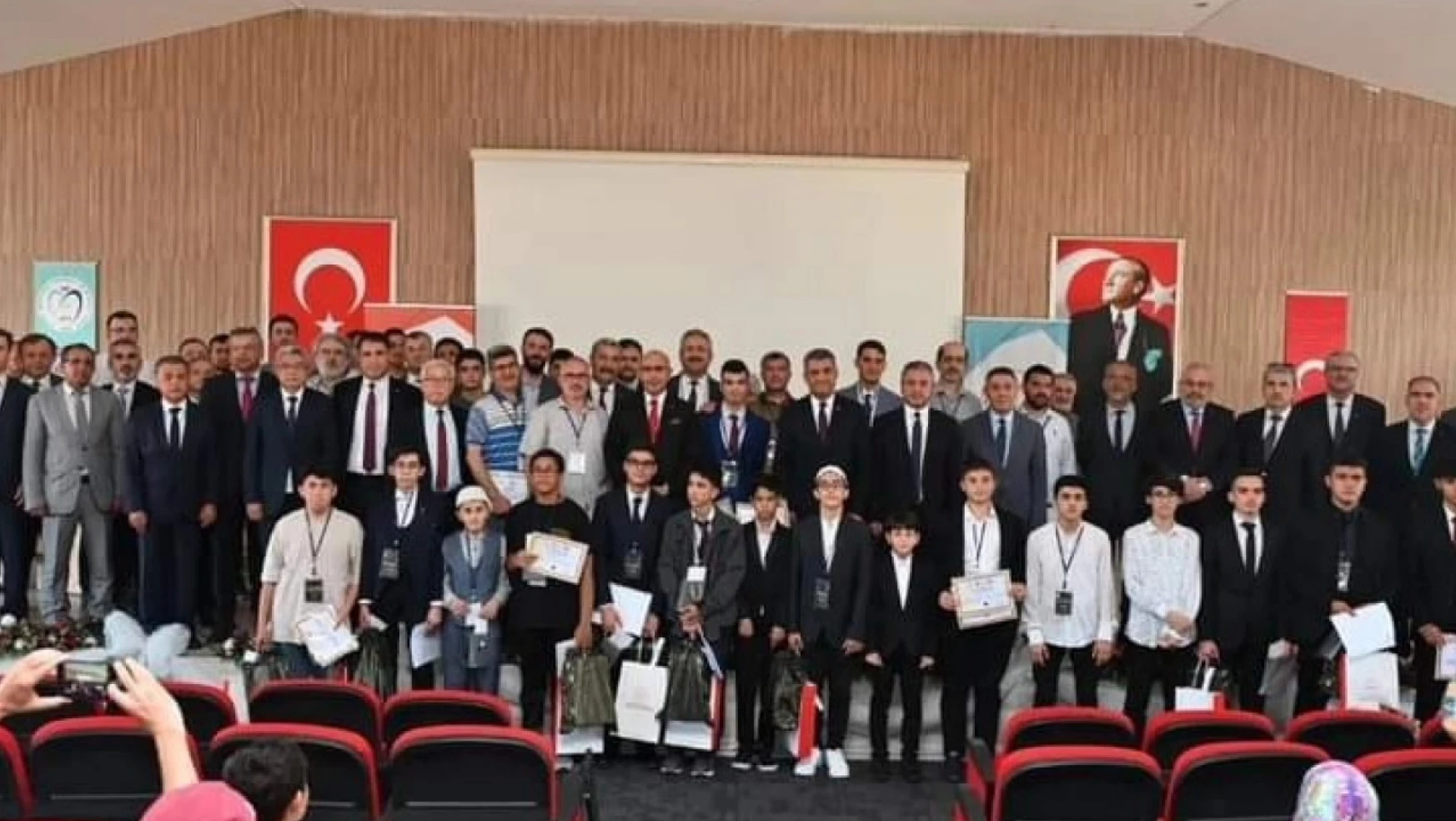 Hafızlık yarışması bölge finali Aydın'da gerçekleştirildi.