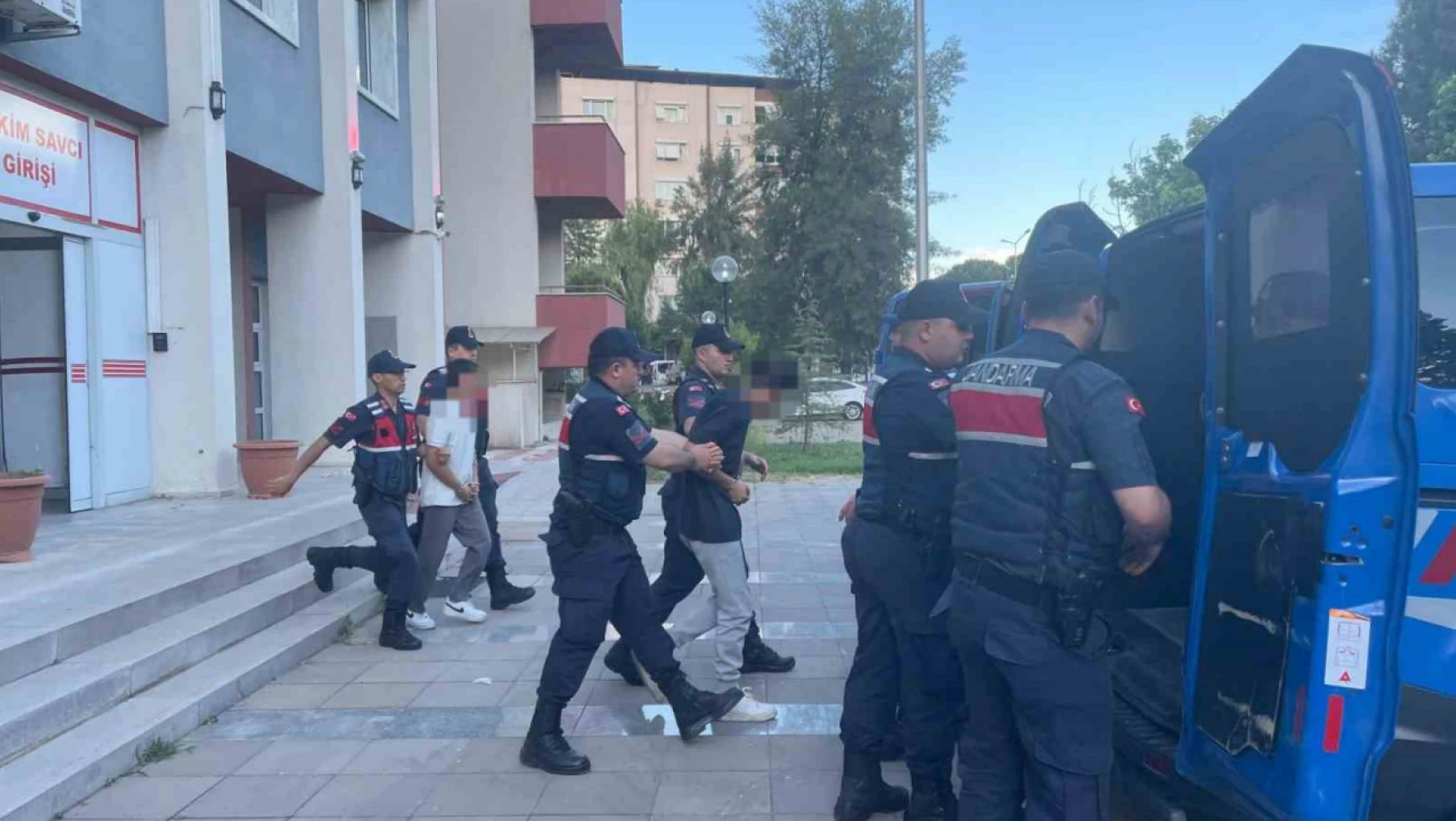 İzmir'den Nazilliye uyuşturucu sevkiyatını Jandarma önledi