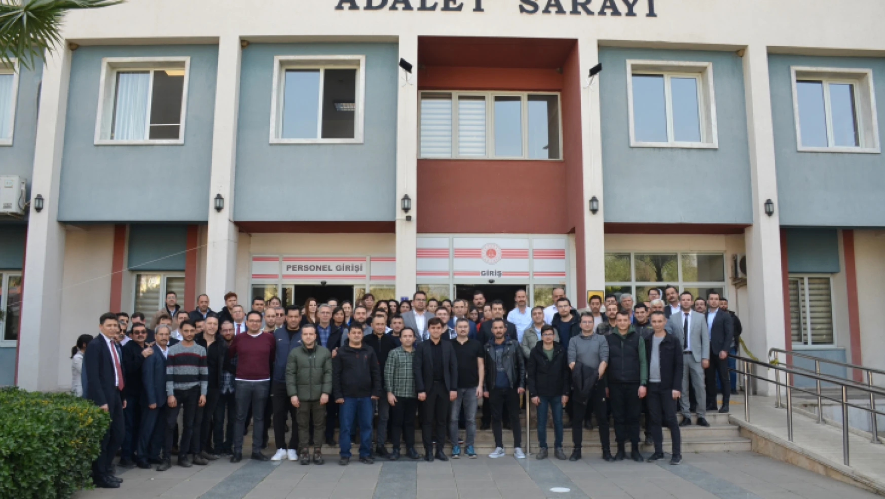 Kahramanmaraş'a görevlendirilen 15 zabit katibi yola çıktı