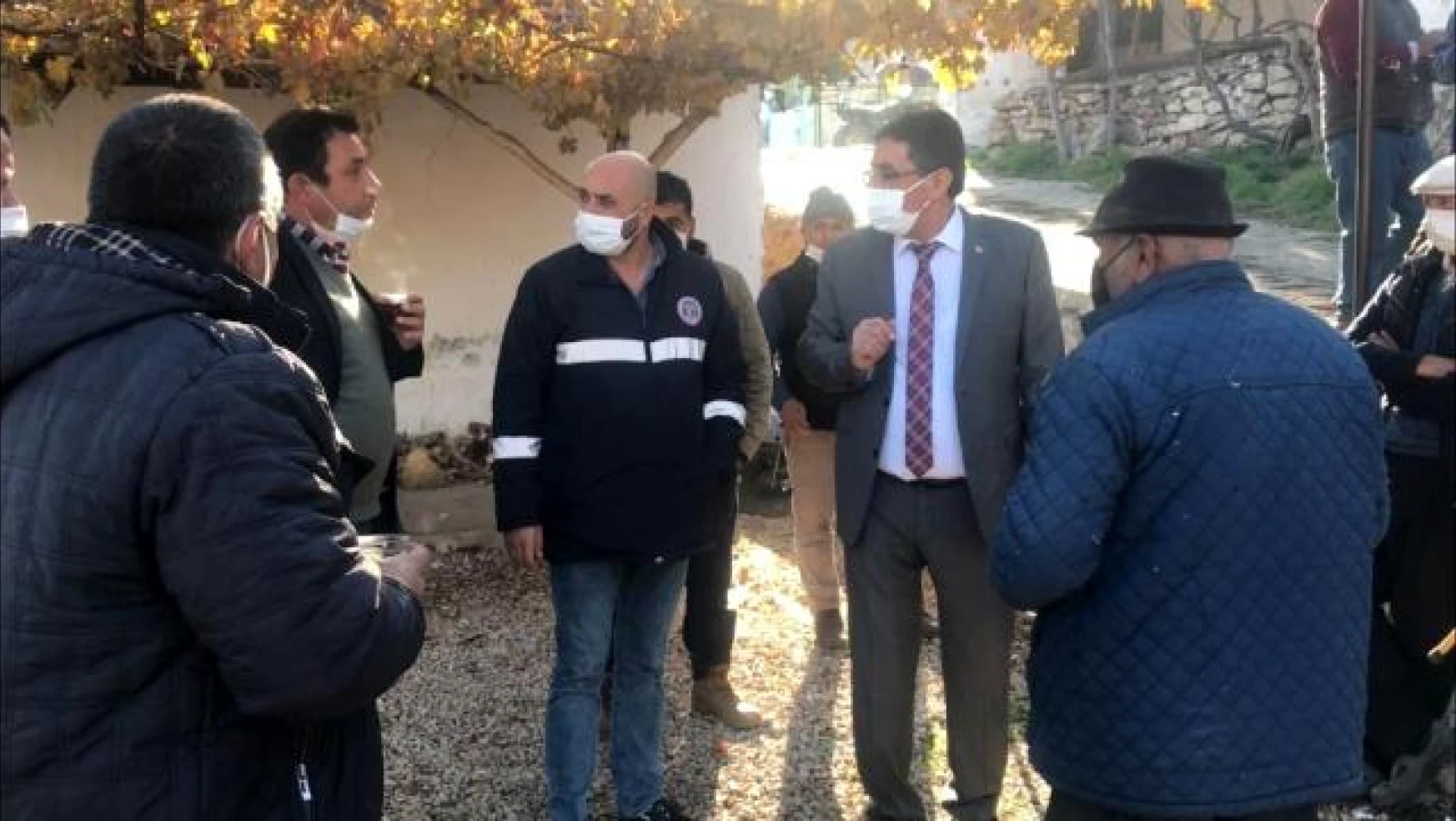 Karacasu Belediyesi Alemler Mahallesi'nin taleplerini yerine getiriyor
