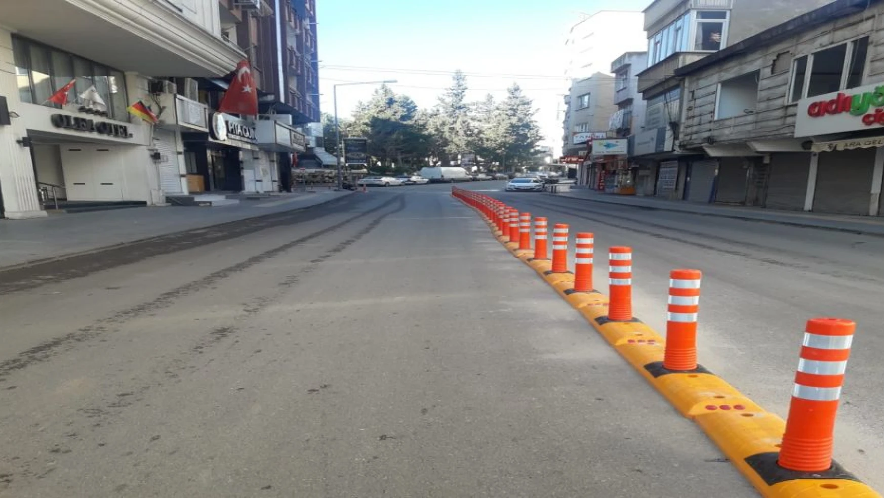 Kilis'te trafik oluşturan yola dubalı çözüm