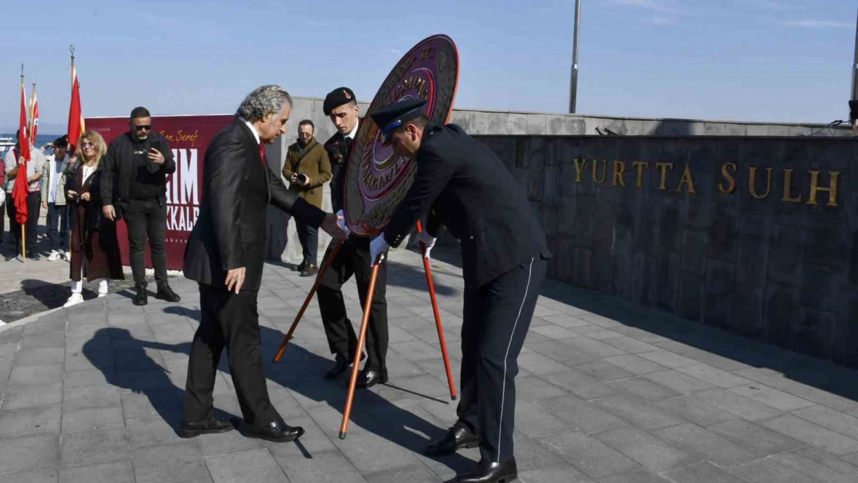 Kuşadası'nda Çanakkale Deniz Zaferi'nin 109'uncu yıl dönümü kutlandı