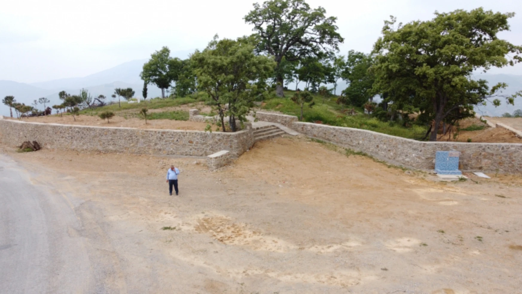 Nazilli Belediyesi Karahallı'ya kale gibi duvar ördü