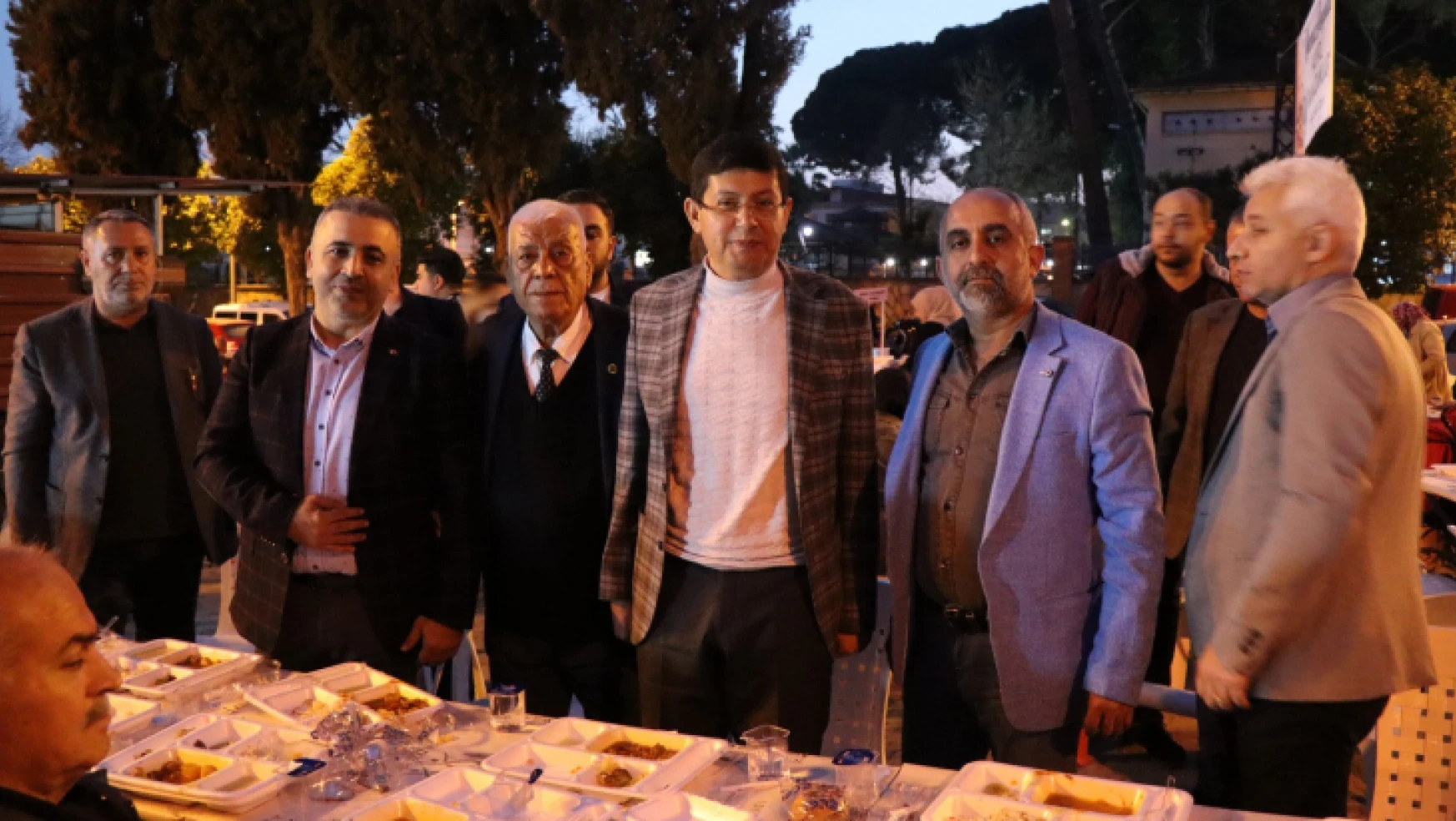 Nazilli Belediyesi'nin iftar sofralarına yoğun ilgi